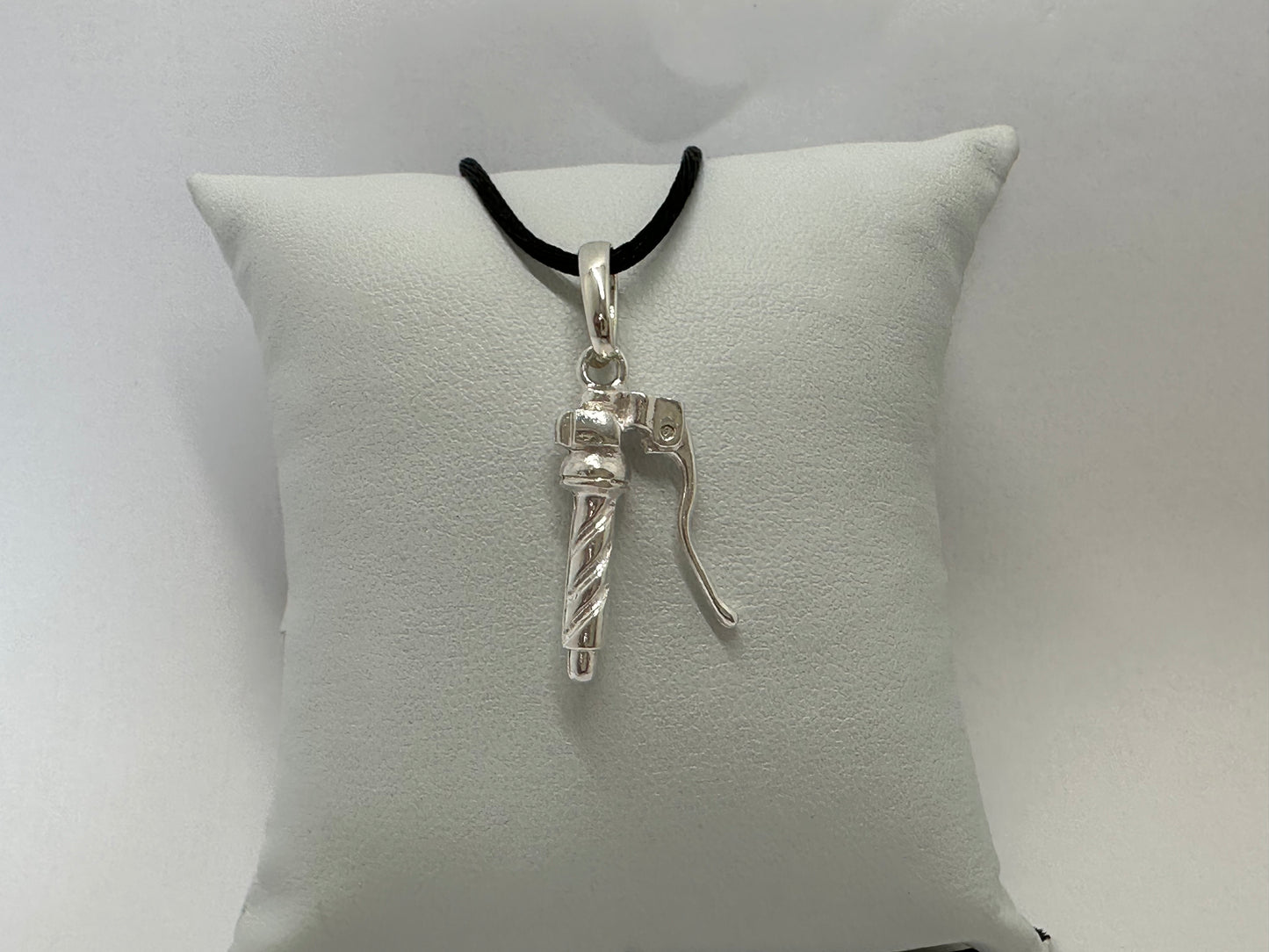 pendentif poignée de gaz