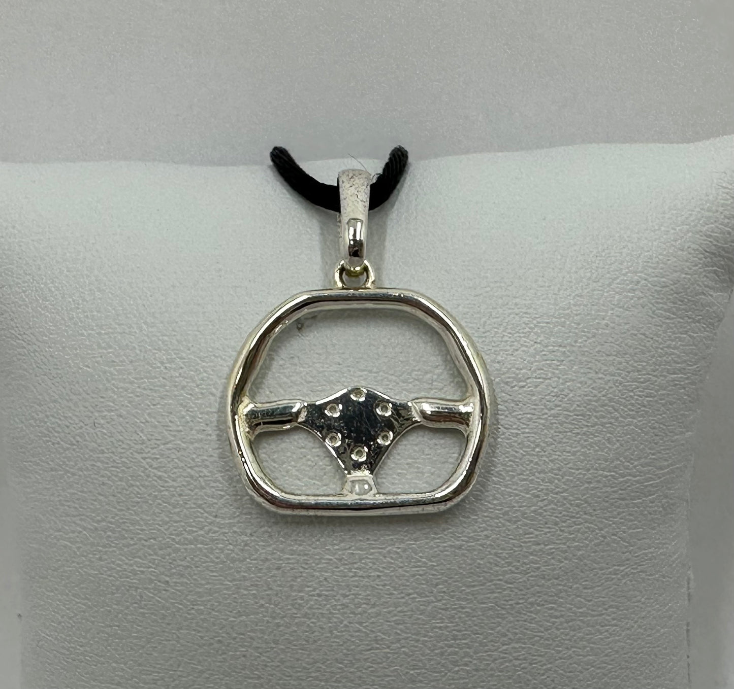 pendentif volant karting